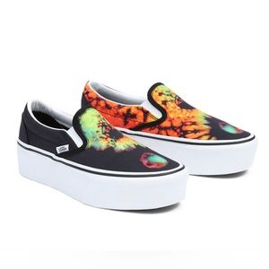 NWT! Vans Classic Slip On Platform Paradoxical Black/Multi Color Women’s Sz 9.5